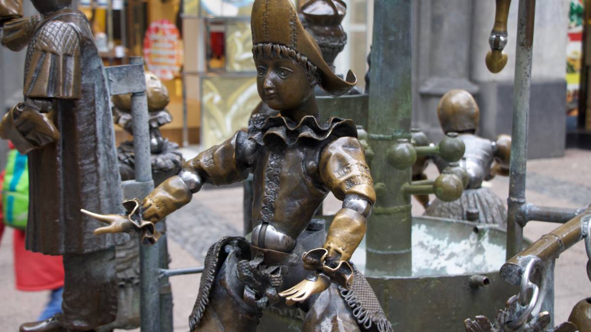puppenbrunnen harlekin 1