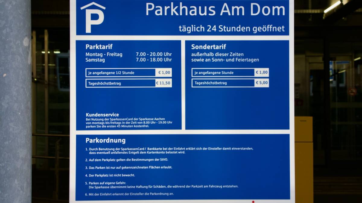 Parkhaus am Dom Aachen schöne Altstadt